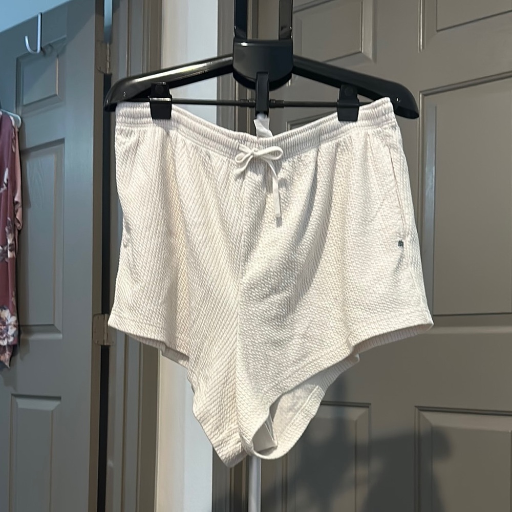 White Textured Pajama Shorts with Elastic Waistband